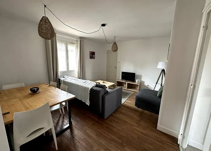 Apartment Francois Mitterrand 2 *