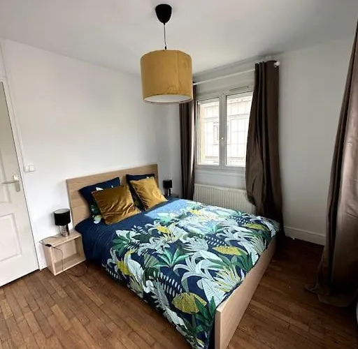 Apartment Francois Mitterrand 2 *